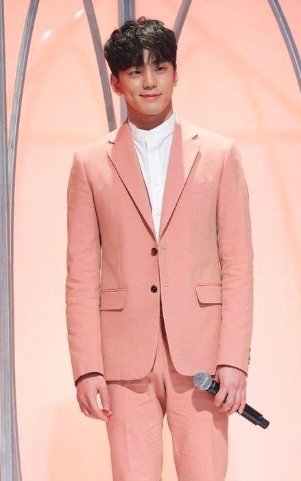 Dàn diễn viên Hẹn Hò Chốn Công Sở: visual đỉnh, diễn giỏi lại còn hát hay-15