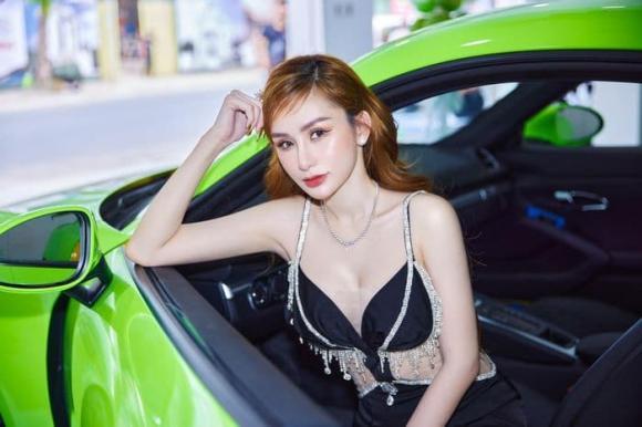 Bất ngờ danh tính chị vợ được chồng tặng bó hoa kim cương 9 tỷ-7