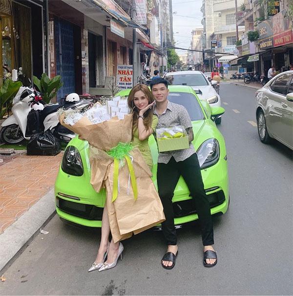 Bất ngờ danh tính chị vợ được chồng tặng bó hoa kim cương 9 tỷ-4