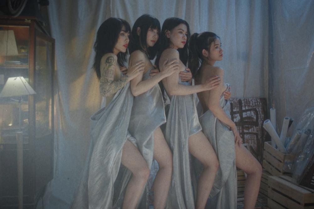 Du Uyên nói gì về cảnh bị bạn trai đánh trong MV mới?-2