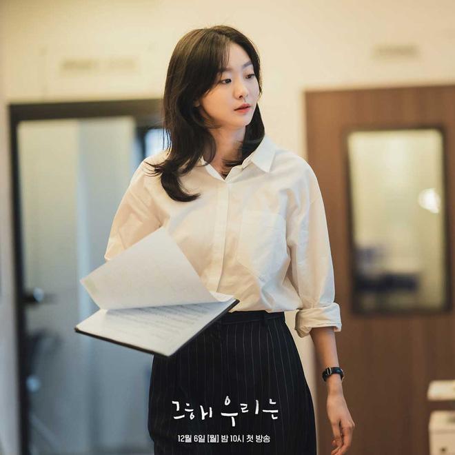 Acting as an office girl: Song Hye Kyo failed, Kim Da Mi succeeded-4