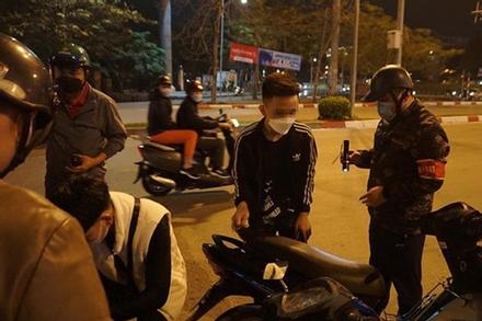 Cảnh sát 141 vây bắt 82 thanh thiếu niên đi xe đánh võng, bốc đầu