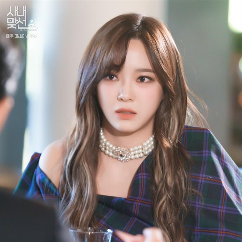 Nữ chính Hẹn Hò Chốn Công Sở diễn thánh ca của SNSD siêu mượt-2