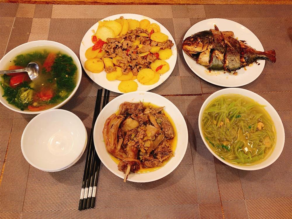 Loạt mâm cơm thịnh soạn cho 3 người chỉ với 150k, ăn được vài bữa-9