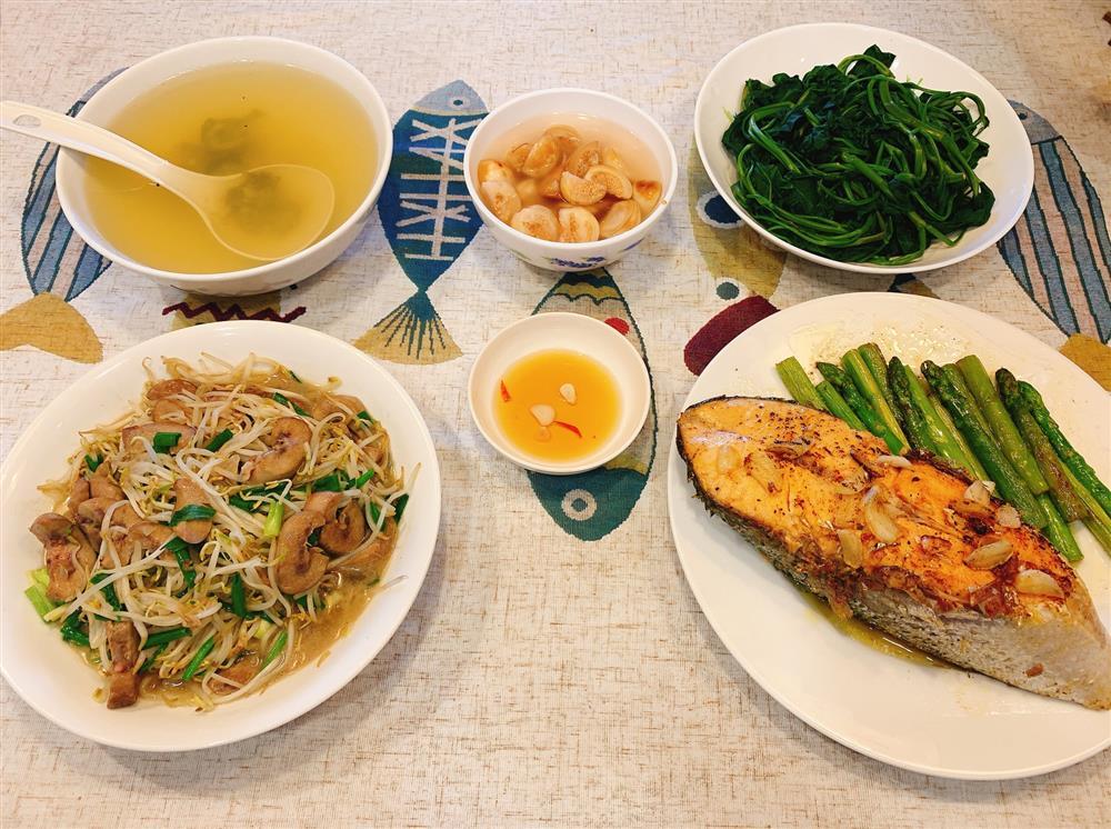 Loạt mâm cơm thịnh soạn cho 3 người chỉ với 150k, ăn được vài bữa-12