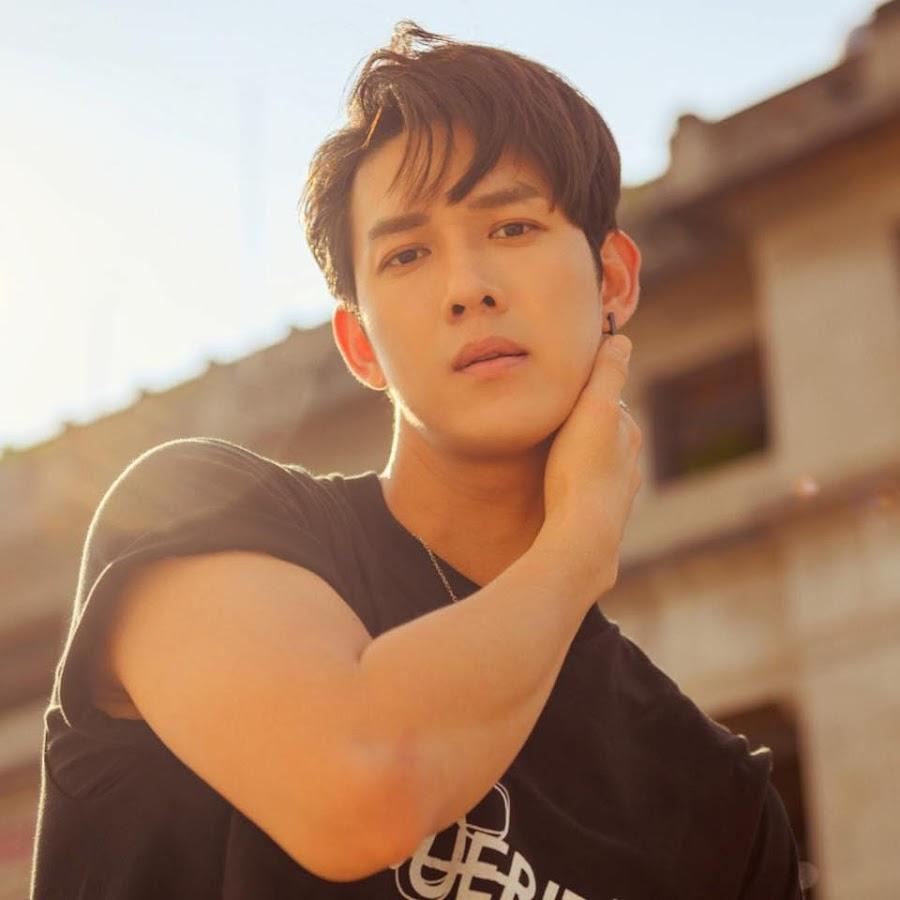 Dân mạng chỉ trích dữ dội clip Song Luân tự bẻ cong, ôm trai lạ-2