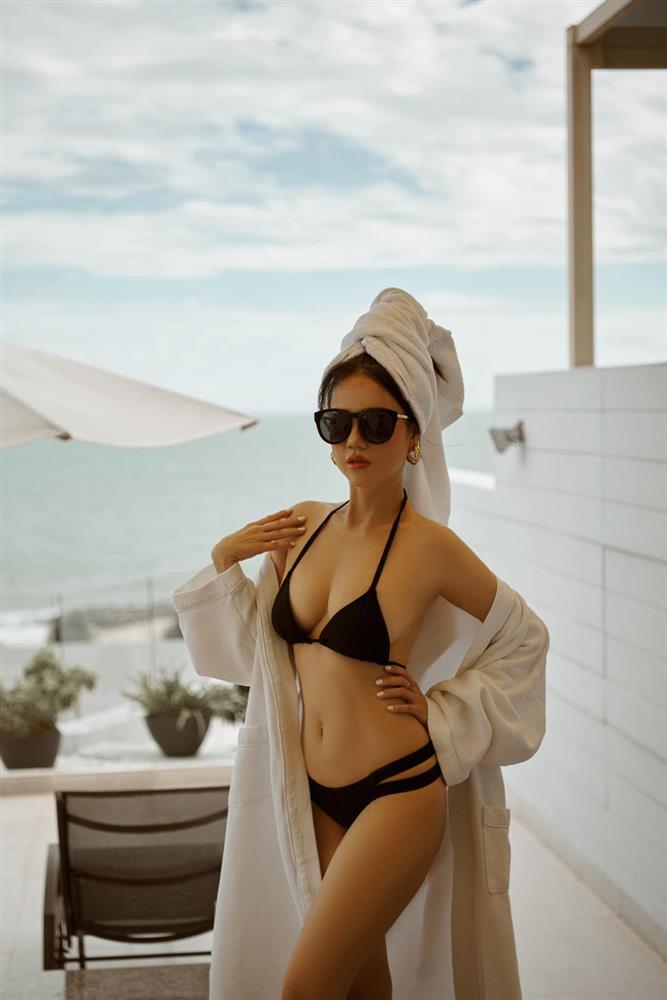 Chị ruột U40 của Ngọc Trinh khoe vóc dáng nóng bỏng-1