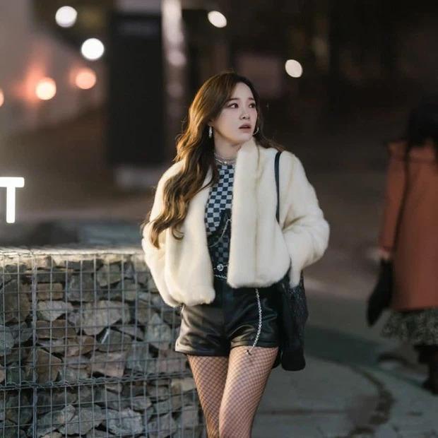 Bóc giá trang phục Kim Se Jeong trong Hẹn Hò Chốn Công Sở-1