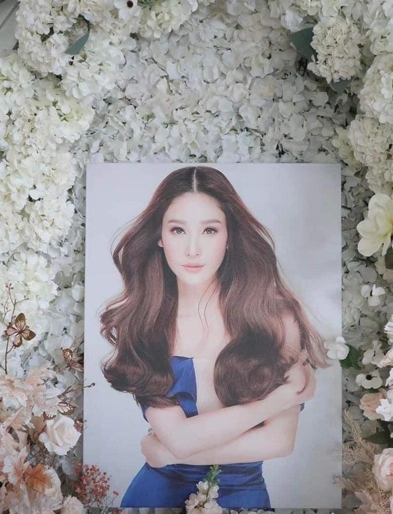 Bên trong tang lễ mỹ nhân Chiếc Lá Cuốn Bay-1