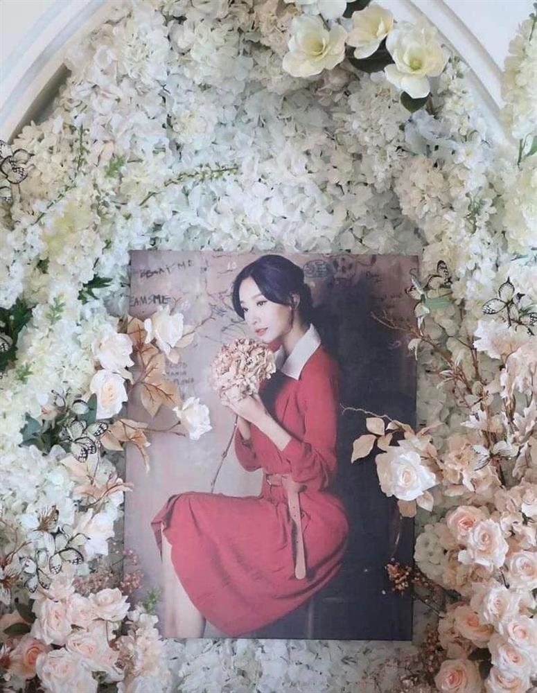 Bên trong tang lễ mỹ nhân Chiếc Lá Cuốn Bay-2