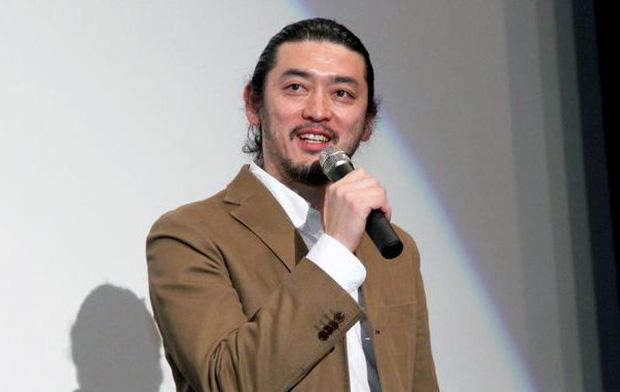 NÓNG: 1 đạo diễn lén vợ cưỡng bức 3 nữ diễn viên để xếp vai-1