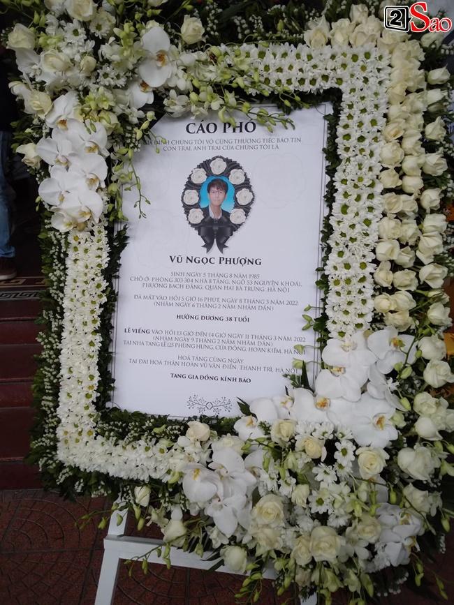 Khả Ngân khóc nghẹn, Isaac thất thần ôm di ảnh Vũ Ngọc Phượng-2