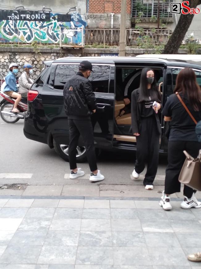 Khả Ngân khóc nghẹn, Isaac thất thần ôm di ảnh Vũ Ngọc Phượng-5