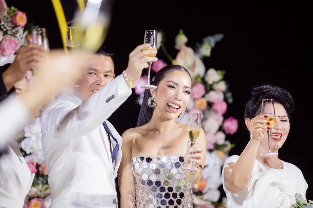 Bất ngờ gia thế, ngoại hình cô dâu Sài Gòn vừa ẵm 100 cây vàng-7