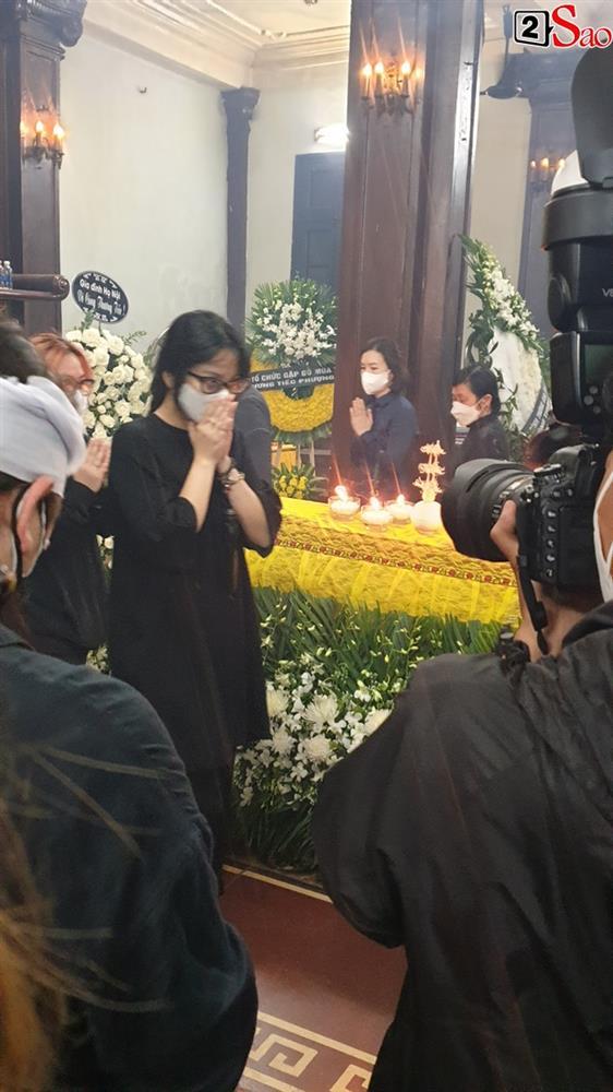 Khả Ngân khóc nghẹn, Isaac thất thần ôm di ảnh Vũ Ngọc Phượng-17