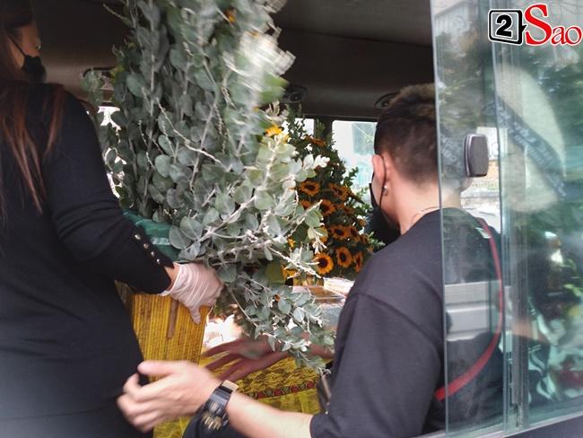 Khả Ngân khóc nghẹn, Isaac thất thần ôm di ảnh Vũ Ngọc Phượng-27