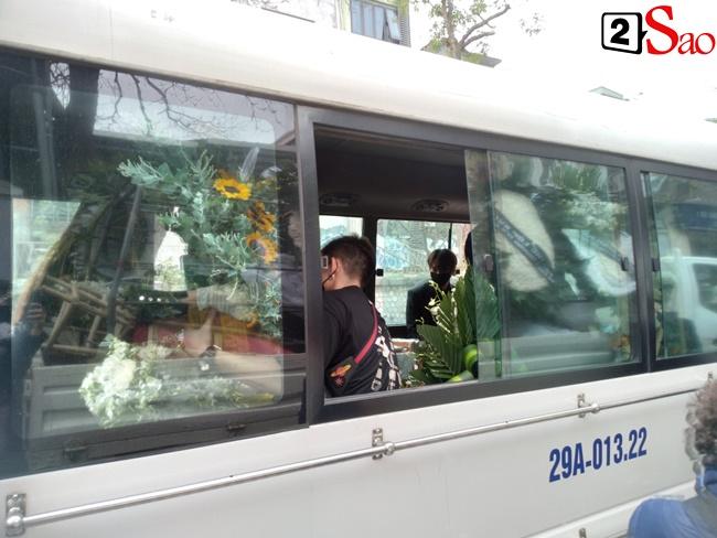 Khả Ngân khóc nghẹn, Isaac thất thần ôm di ảnh Vũ Ngọc Phượng-29