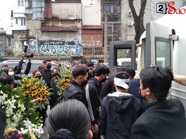 Khả Ngân khóc nghẹn, Isaac thất thần ôm di ảnh Vũ Ngọc Phượng-24