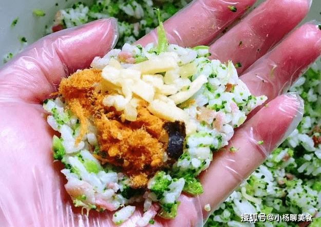 Tận dụng cơm nguội thừa làm món vừa ngon miệng lại đủ dinh dưỡng-4