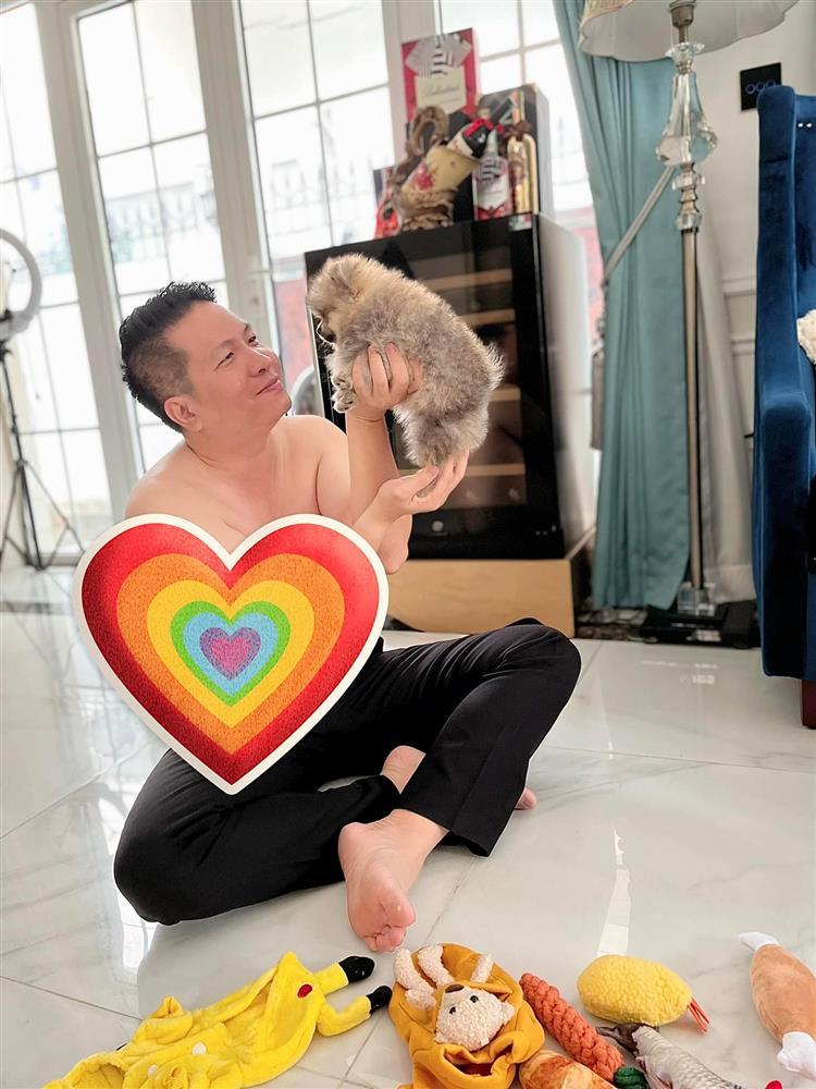 Đoàn Di Băng vô tình lộ nội y khi chơi với chó cưng 52 triệu-7