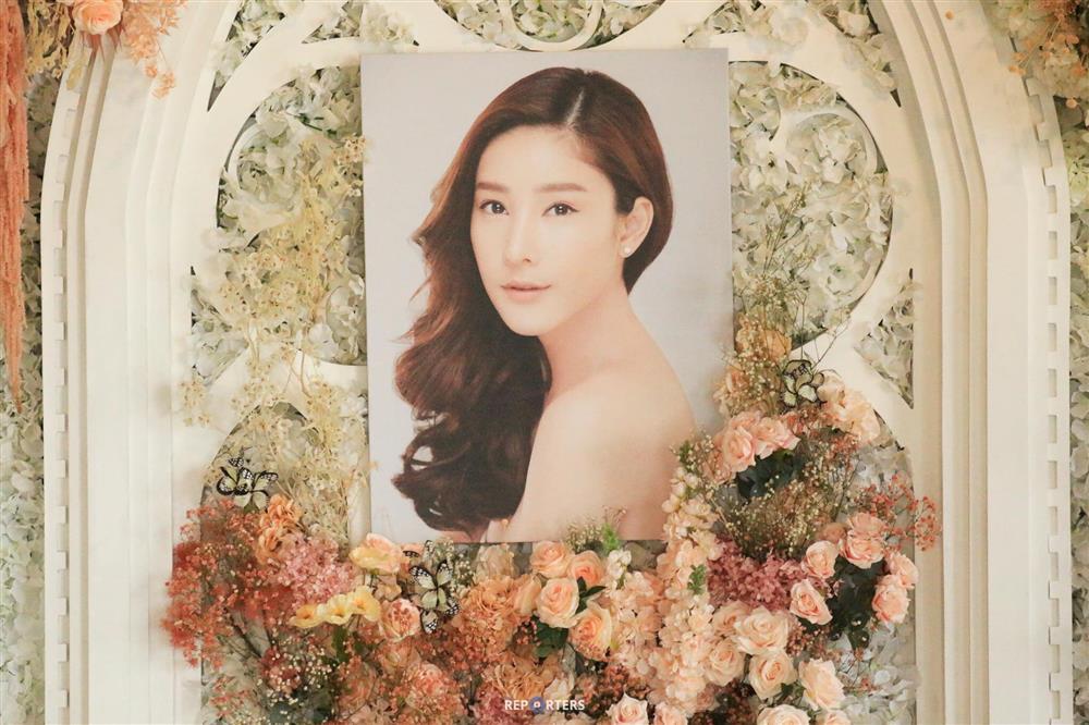 Quản lý khóc xin lỗi tại tang lễ mỹ nhân Chiếc Lá Cuốn Bay-1