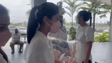 Quản lý khóc xin lỗi tại tang lễ mỹ nhân Chiếc Lá Cuốn Bay-3