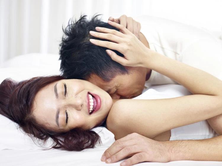 5 điều đàn ông muốn ở trên giường nhưng ngại không nói ra-1