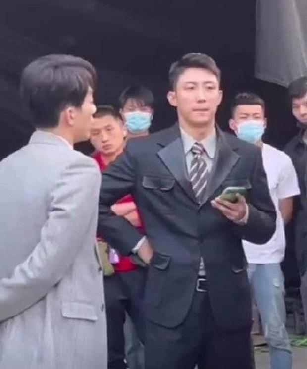 Tình cũ Hứa Ngụy Châu tuyên bố kết hôn, Cố Hải Hoàng Cảnh Du có thái độ lạ-4