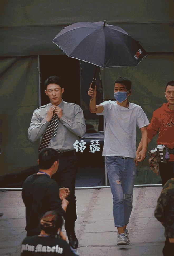 Tình cũ Hứa Ngụy Châu tuyên bố kết hôn, Cố Hải Hoàng Cảnh Du có thái độ lạ-6