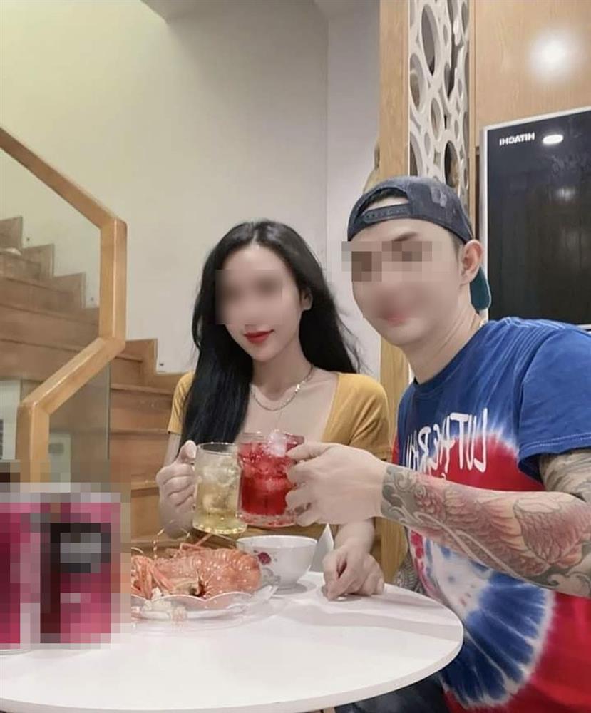 Người vợ vụ ăn tôm hùm quay clip three some van xin buông tha-3