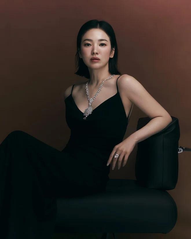 Song Hye Kyo lại vướng nghi vấn hẹn hò bạn diễn-4