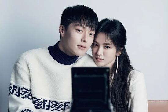 Song Hye Kyo lại vướng nghi vấn hẹn hò bạn diễn