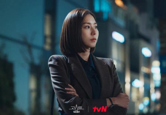 Phối đồ công sở thanh lịch như các mỹ nhân phim Hàn-6