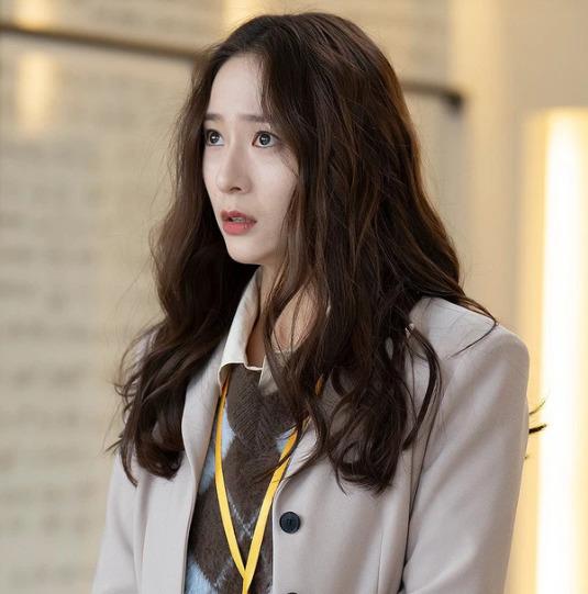 Phối đồ công sở thanh lịch như các mỹ nhân phim Hàn-5