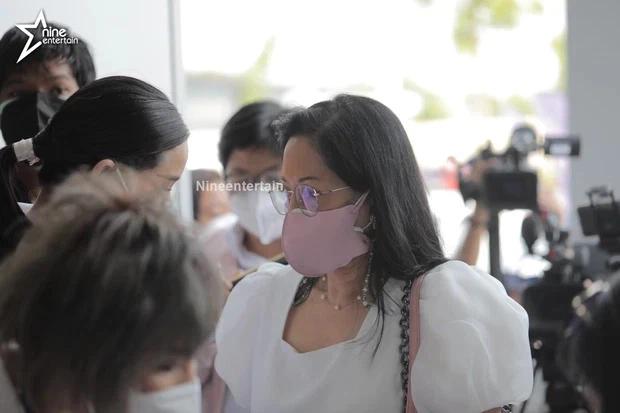 2 thùng tiền gây phẫn nộ trong tang lễ Tangmo Chiếc Lá Cuốn Bay-3