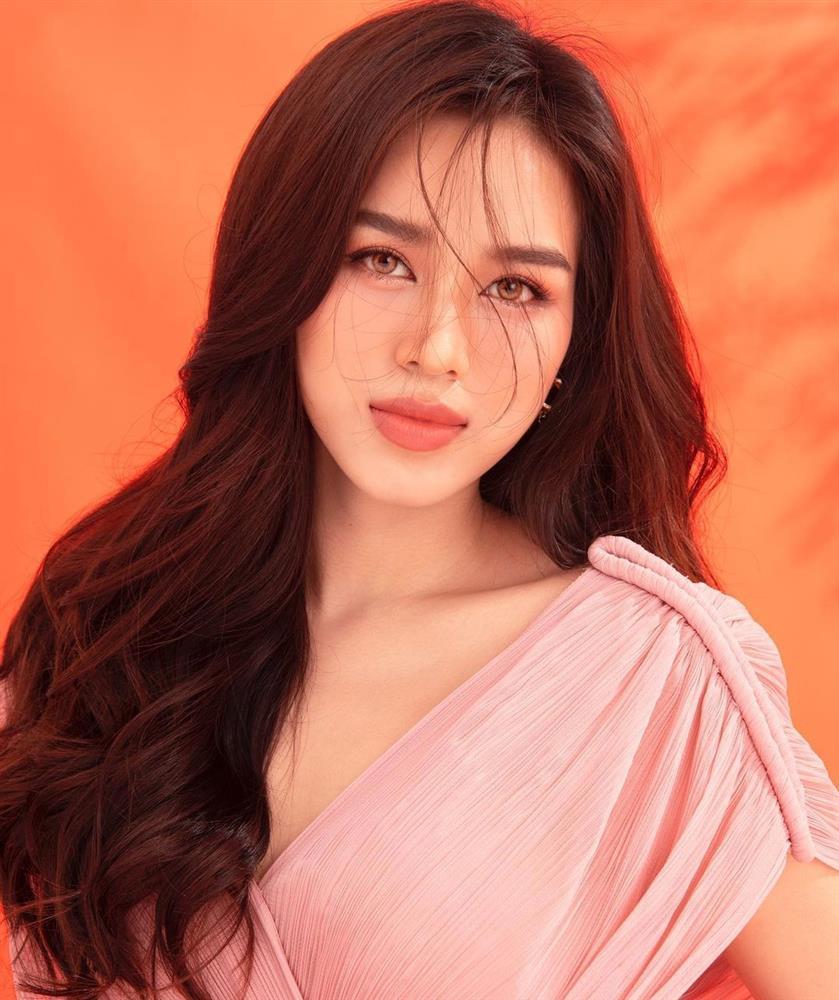 Đỗ Thị Hà đổi gu trang điểm kiểu Âu Mỹ-4