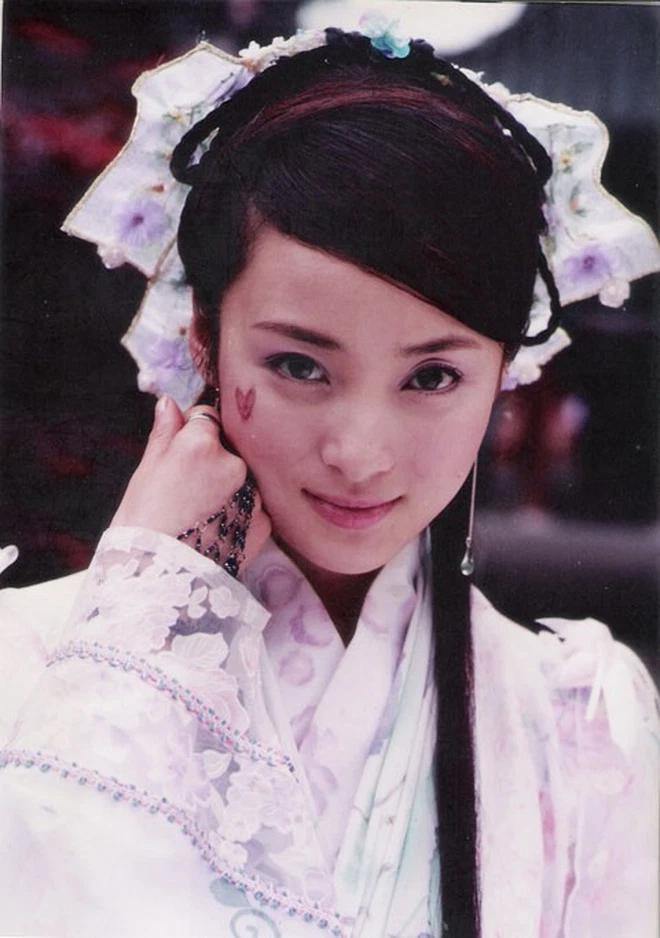 Quan Hiểu Đồng cosplay Tưởng Cần Cần, đẹp nhưng vẫn kém xa-2