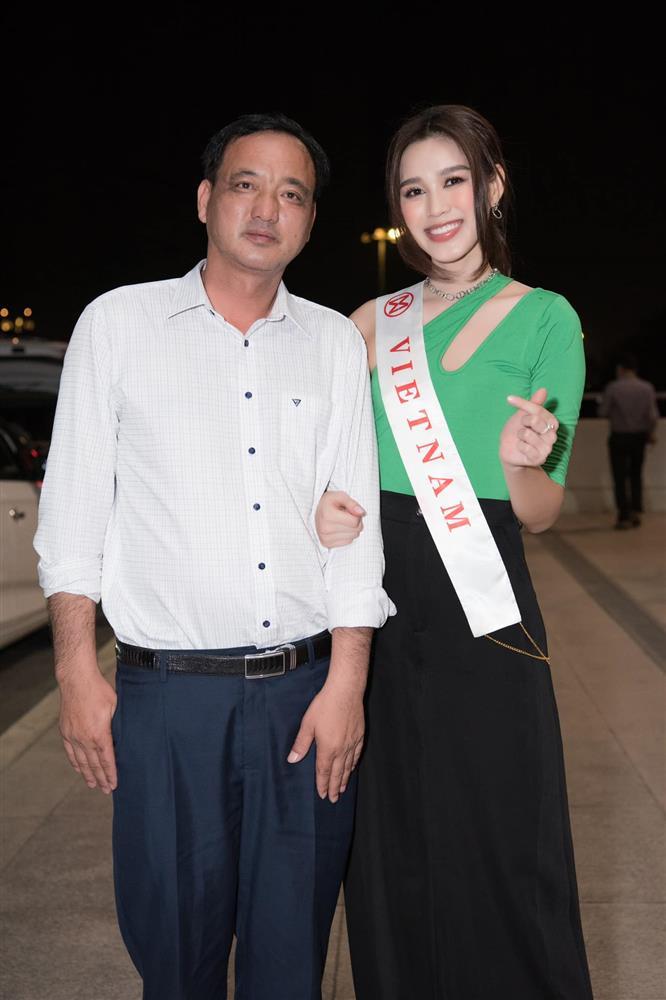 Lên đường thi Miss World, Đỗ Thị Hà bị chê trát cả tảng phấn lên mặt-1