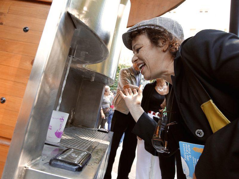 Vì sao tuyệt đối không nên mua nước uống khi ghé thăm Paris?-4