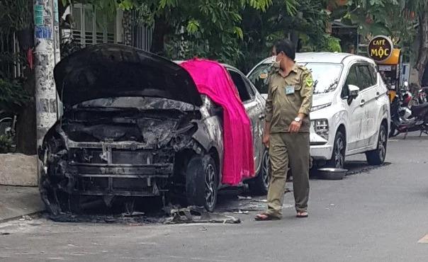 3 chiếc ôtô ở TP.HCM bị phóng hỏa lúc rạng sáng-1