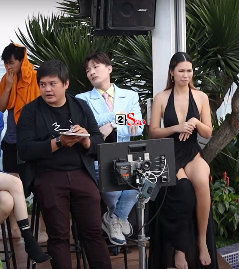 Hà Anh ngồi kém duyên, máy quay chiếu tướng chỗ hiểm-3