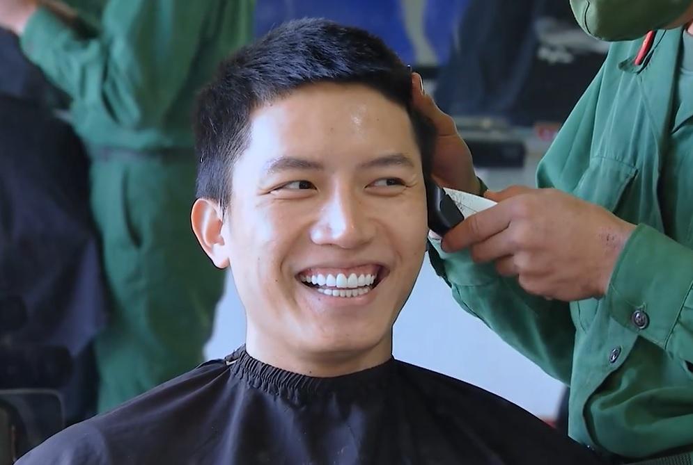 8 sao nhập ngũ phải cắt tóc, tẩy trang: Bất ngờ diện mạo-15