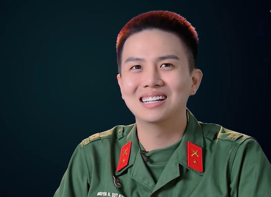 8 sao nhập ngũ phải cắt tóc, tẩy trang: Bất ngờ diện mạo-17