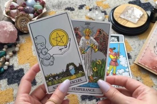 Bói bài Tarot Chủ nhật ngày 13/3/2022: Tình yêu đơm hoa
