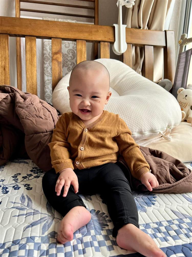 Quý tử 8 tháng tuổi mắc Covid-19, Quế Vân khẩn cầu giữa đêm-4