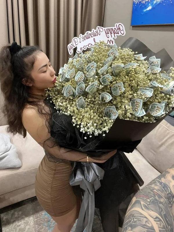 Chú rể đính hôn 100 cây vàng từng bị nhà vợ cấm yêu vì vẻ ngoài trai hư-6