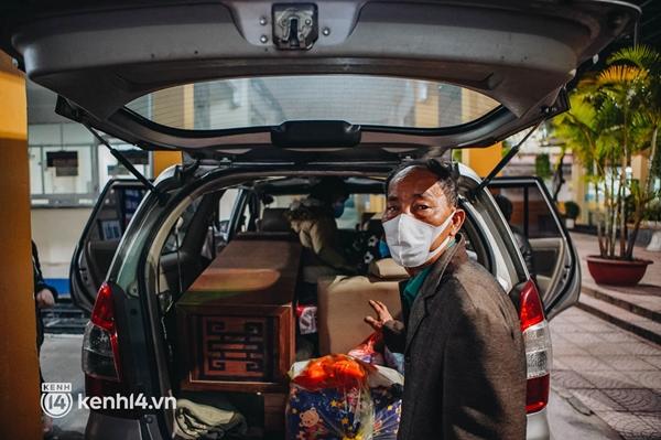 ẢNH: Thi thể bé gái 3 tuổi được trở về trong vòng tay người thân-5