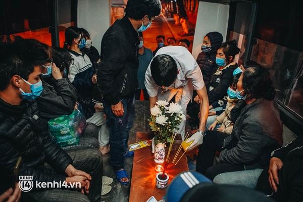 ẢNH: Thi thể bé gái 3 tuổi được trở về trong vòng tay người thân-13