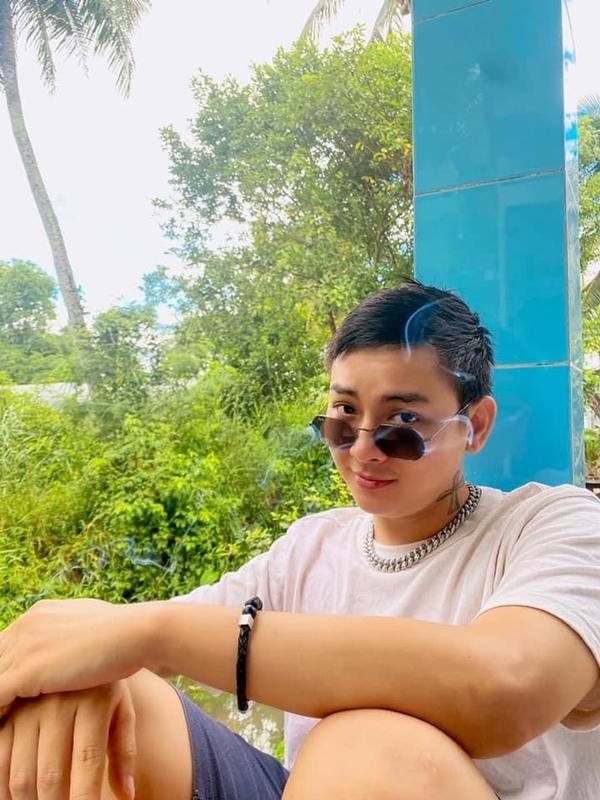 Hoài Lâm livestream cuộc sống bình dị, ngoại hình có sự thay đổi-6