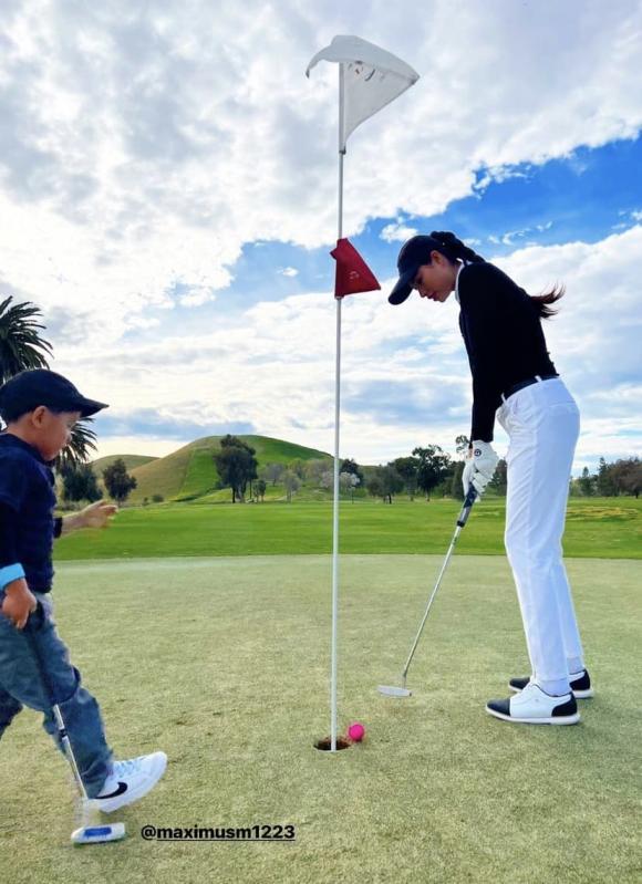 Rich kid nhà Phạm Hương, Cường Đô La đánh golf như người lớn-3
